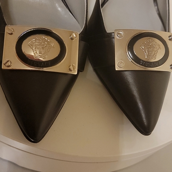 Versace Insignia Pumps